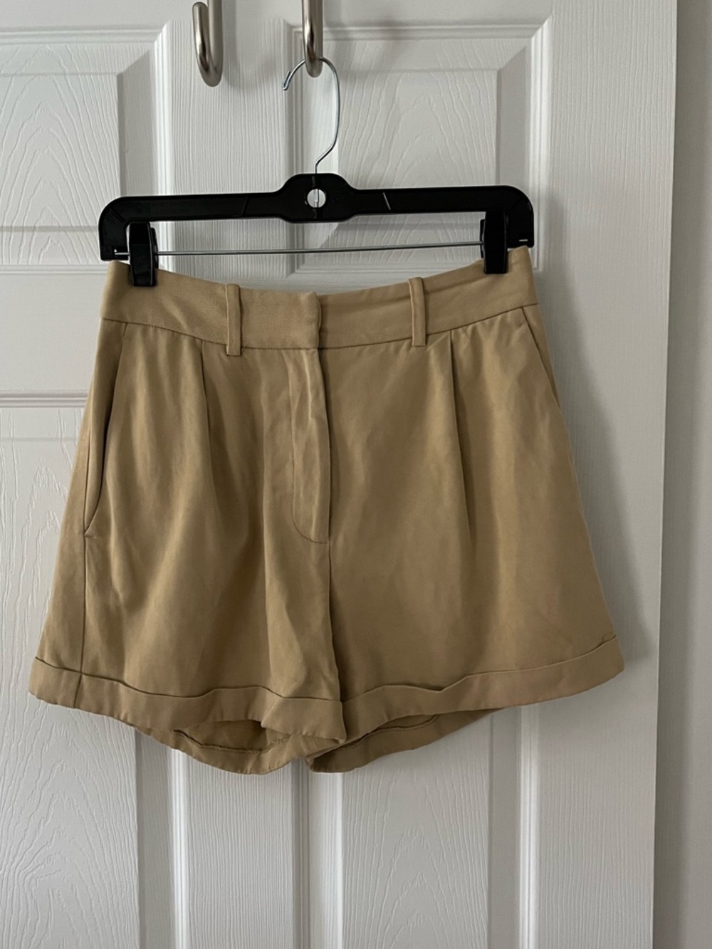 Nili Lotan khaki shorts size 2